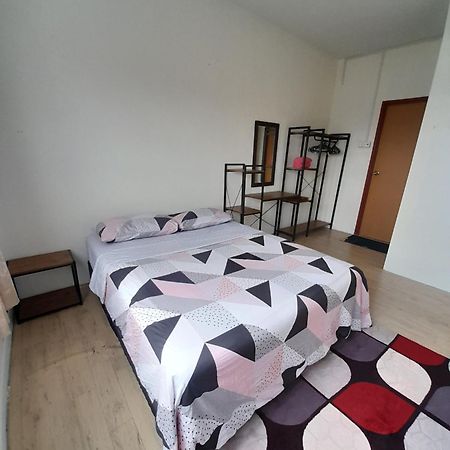 Adinda Homestay Kuala Terengganu Exterior foto